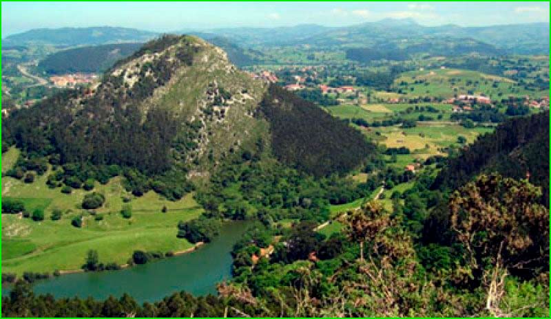 Parque Natural del Macizo de Peña Cabarga en Cantabria