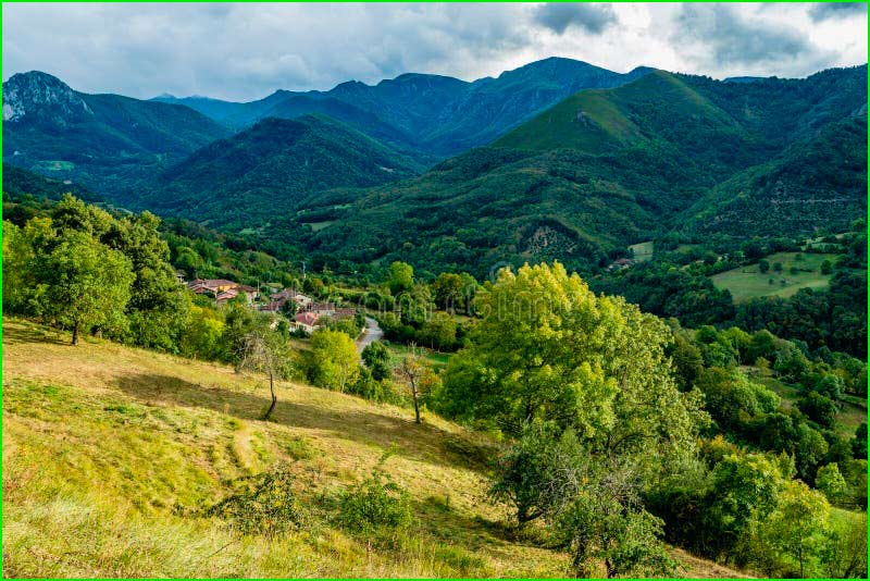 track Berrueñu - San Salvador - L'Espardu de Cuña en Asturias