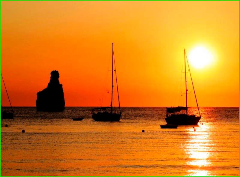 ruta Cala Benirràs - Es Caló de s'Illa - Puig de Cap de Bou en Baleares