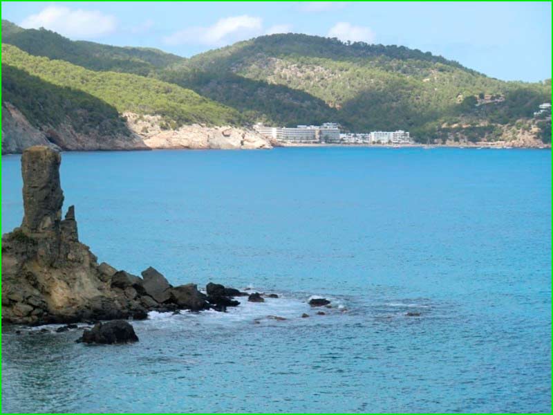 ruta Cala Sant Vincent - Cova Es Cuieram en Baleares