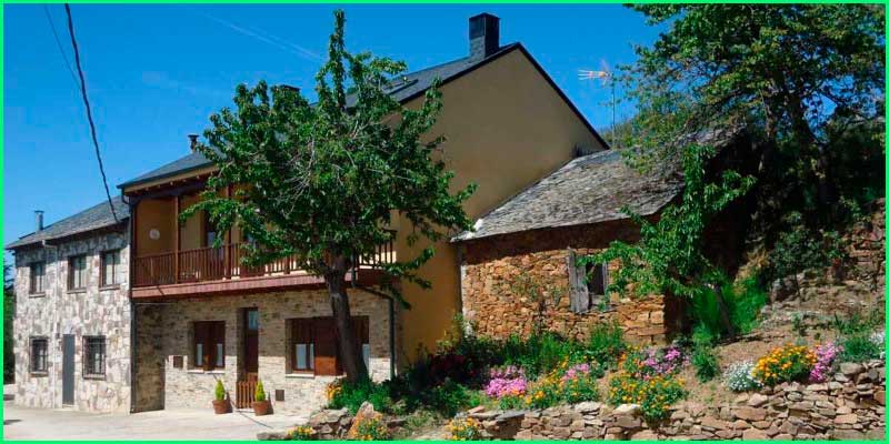 ruta Camino Francés: El Acebo - Cacabelos en León