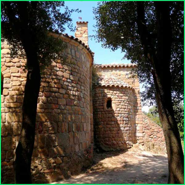 ruta Carrer del Bosc - Recinte de l'Ermita de Sant Cebrià de Cabanyes en Barcelona